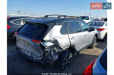 Позашляховик / Кросовер Toyota RAV4 2020 в 