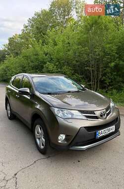 Внедорожник / Кроссовер Toyota RAV4 2013 в 