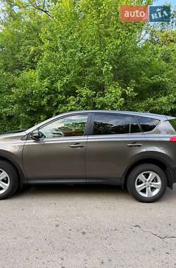 Внедорожник / Кроссовер Toyota RAV4 2013 в 
