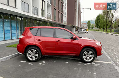 Позашляховик / Кросовер Toyota RAV4 2011 в 
