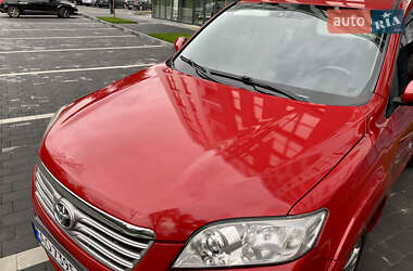 Позашляховик / Кросовер Toyota RAV4 2011 в 