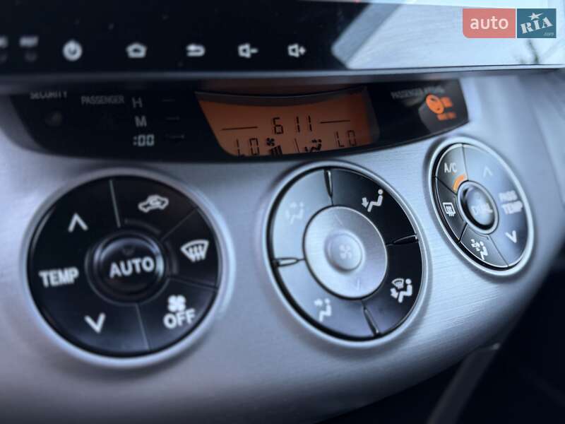 Позашляховик / Кросовер Toyota RAV4 2007 в Дніпрі