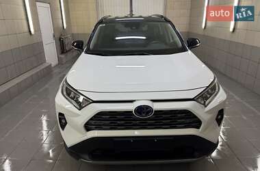 Внедорожник / Кроссовер Toyota RAV4 2023 в 