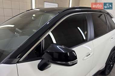 Внедорожник / Кроссовер Toyota RAV4 2023 в 