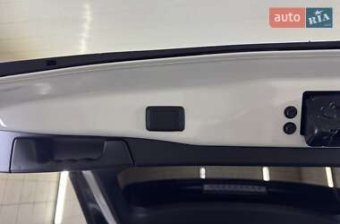 Внедорожник / Кроссовер Toyota RAV4 2023 в 