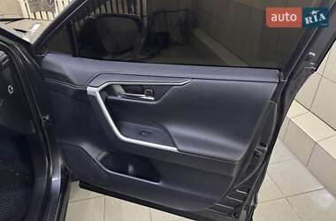 Внедорожник / Кроссовер Toyota RAV4 2024 в 