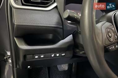 Внедорожник / Кроссовер Toyota RAV4 2024 в 