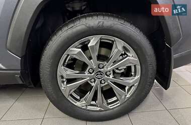 Внедорожник / Кроссовер Toyota RAV4 2024 в 