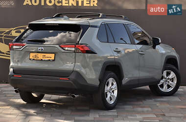 Позашляховик / Кросовер Toyota RAV4 2019 в 
