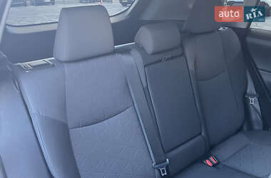 Позашляховик / Кросовер Toyota RAV4 2019 в 
