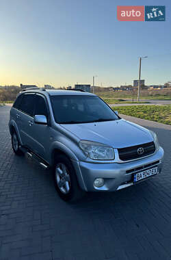 Позашляховик / Кросовер Toyota RAV4 2004 в 