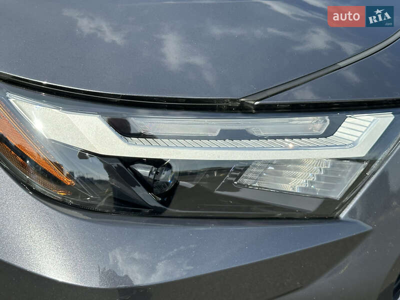 Позашляховик / Кросовер Toyota RAV4 2021 в Києві