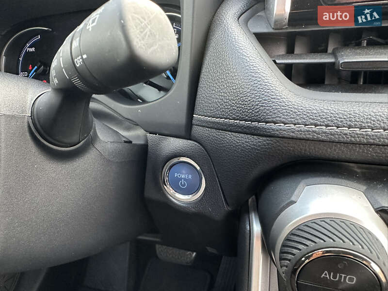 Позашляховик / Кросовер Toyota RAV4 2021 в Києві