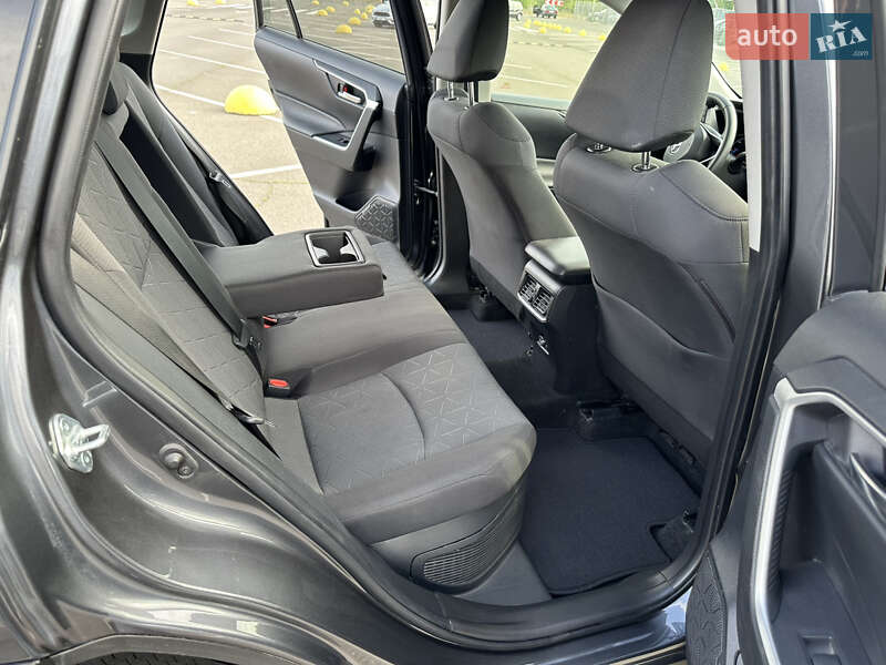 Позашляховик / Кросовер Toyota RAV4 2021 в Києві