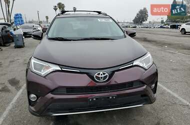 Внедорожник / Кроссовер Toyota RAV4 2016 в 