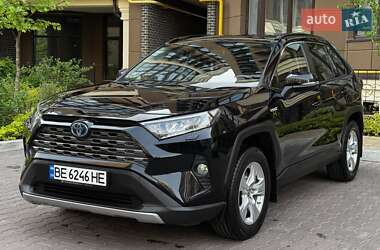 Внедорожник / Кроссовер Toyota RAV4 2021 в Киеве