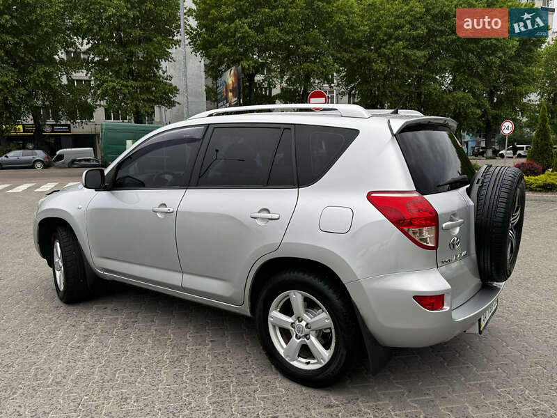 Позашляховик / Кросовер Toyota RAV4 2006 в Києві