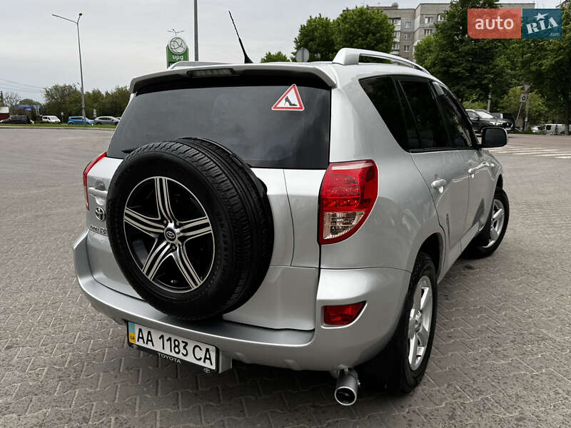 Позашляховик / Кросовер Toyota RAV4 2006 в Києві