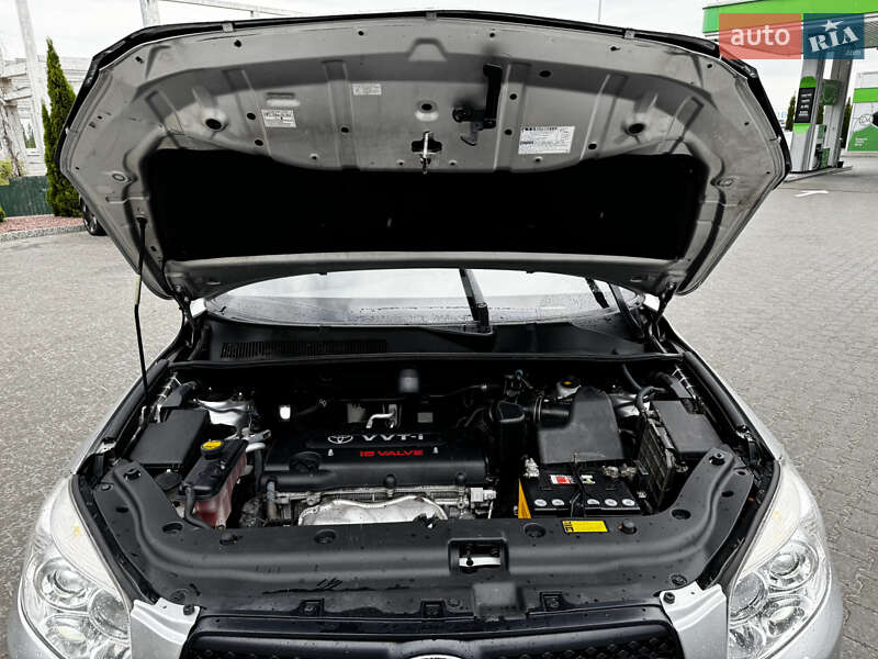 Позашляховик / Кросовер Toyota RAV4 2006 в Києві