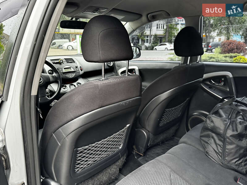 Позашляховик / Кросовер Toyota RAV4 2006 в Києві