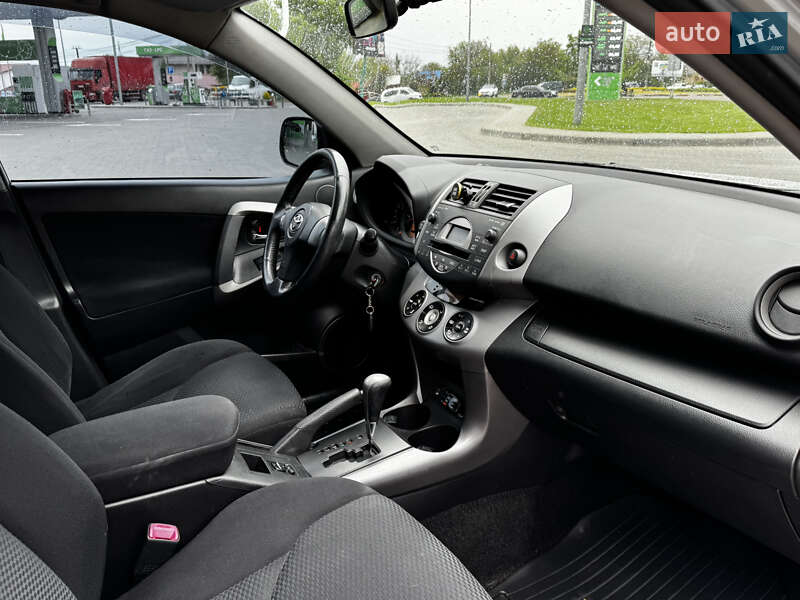 Позашляховик / Кросовер Toyota RAV4 2006 в Києві