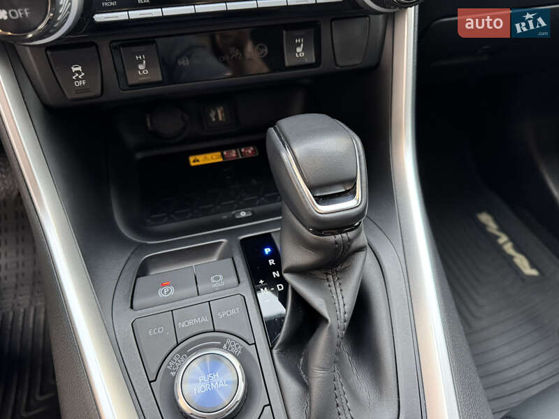 Позашляховик / Кросовер Toyota RAV4 2023 в Львові