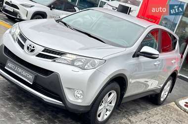 Внедорожник / Кроссовер Toyota RAV4 2013 в 