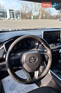 Позашляховик / Кросовер Toyota RAV4 2020 в 