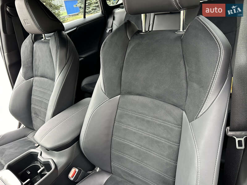 Внедорожник / Кроссовер Toyota RAV4 2024 в Киеве