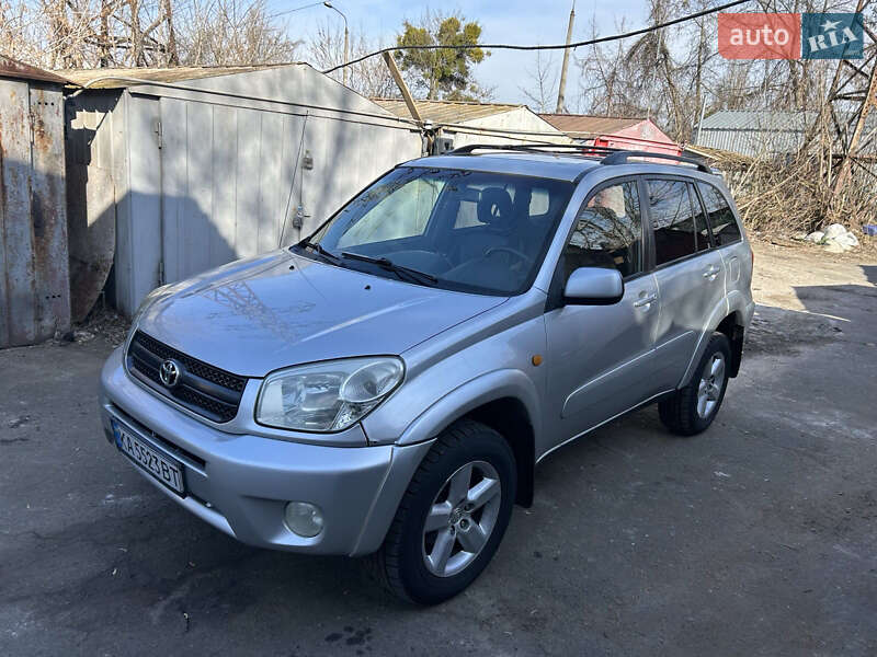 Позашляховик / Кросовер Toyota RAV4 2004 в Києві