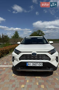 Внедорожник / Кроссовер Toyota RAV4 2021 в 