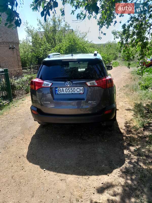 Позашляховик / Кросовер Toyota RAV4 2013 в Новоукраїнці