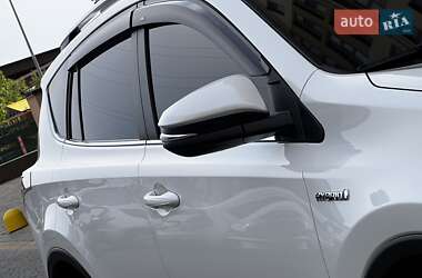Внедорожник / Кроссовер Toyota RAV4 2016 в 