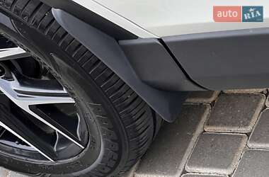 Внедорожник / Кроссовер Toyota RAV4 2016 в 