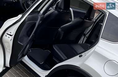 Внедорожник / Кроссовер Toyota RAV4 2016 в 