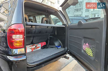 Позашляховик / Кросовер Toyota RAV4 2006 в 