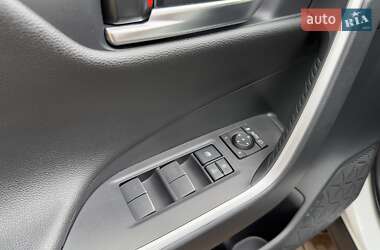 Внедорожник / Кроссовер Toyota RAV4 2024 в 