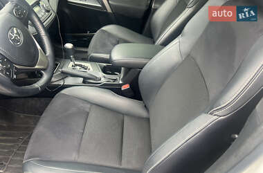 Позашляховик / Кросовер Toyota RAV4 2017 в 