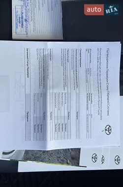 Позашляховик / Кросовер Toyota RAV4 2023 в 