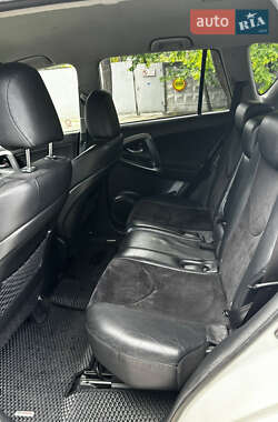 Внедорожник / Кроссовер Toyota RAV4 2011 в 