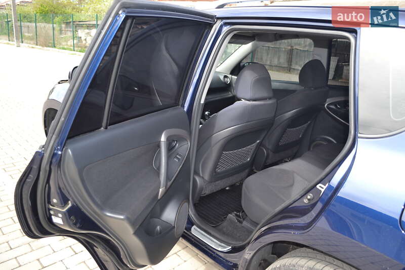 Позашляховик / Кросовер Toyota RAV4 2007 в Ромнах
