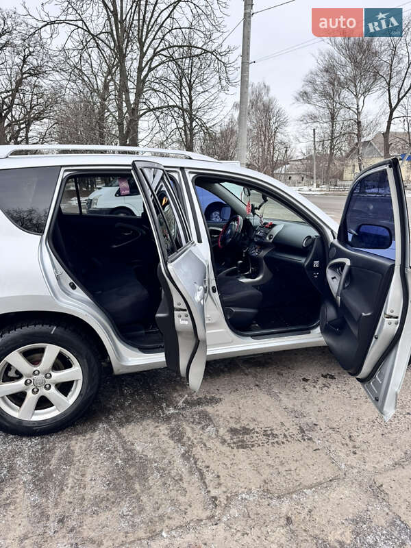 Внедорожник / Кроссовер Toyota RAV4 2007 в Перещепине