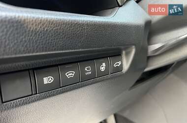 Позашляховик / Кросовер Toyota RAV4 2019 в 