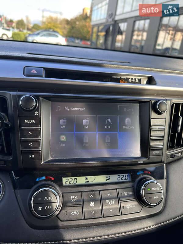 Позашляховик / Кросовер Toyota RAV4 2018 в Ужгороді