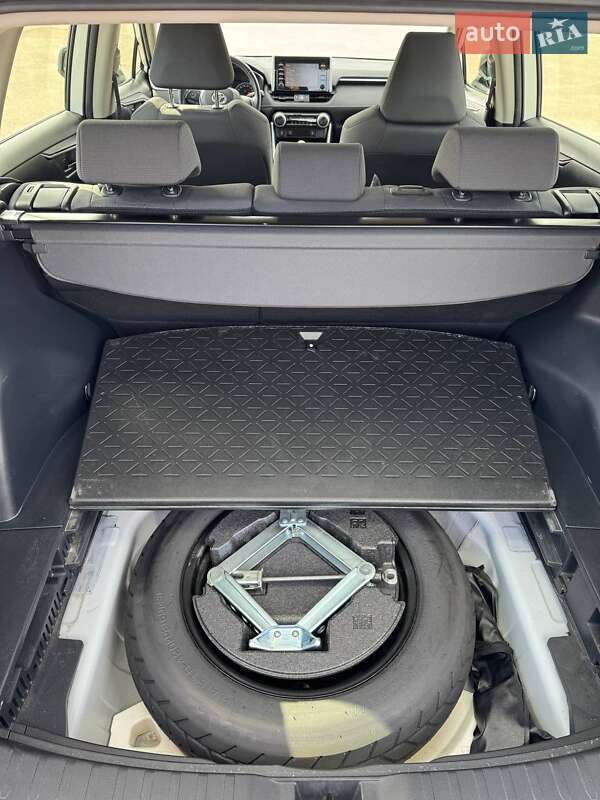 Позашляховик / Кросовер Toyota RAV4 2019 в Києві