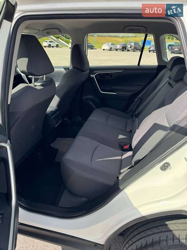 Позашляховик / Кросовер Toyota RAV4 2019 в Києві