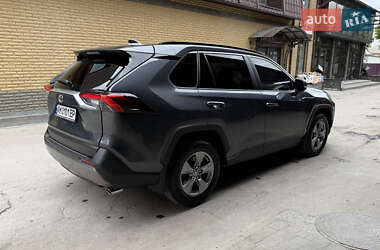 Внедорожник / Кроссовер Toyota RAV4 2023 в 
