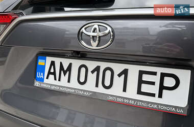 Внедорожник / Кроссовер Toyota RAV4 2023 в 