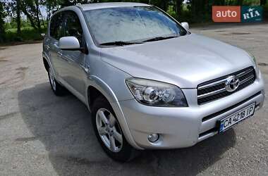 Внедорожник / Кроссовер Toyota RAV4 2006 в Корсуне-Шевченковском