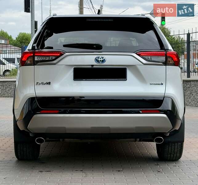 Внедорожник / Кроссовер Toyota RAV4 2023 в Белой Церкви